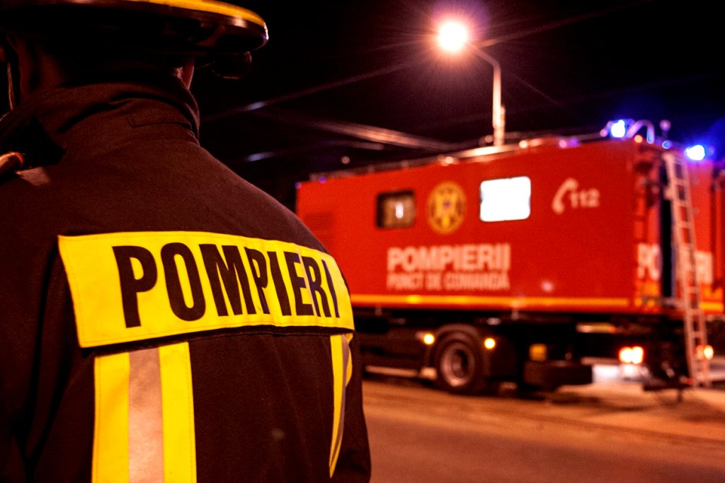 INCENDIU la un operator economic din judeţul Cluj. Le-a luat foc centrala termică