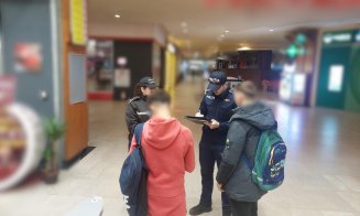 Chiul în loc de cursuri: Zeci de elevi clujeni, prinși de poliție în cafenele și mall-uri în timpul orelor