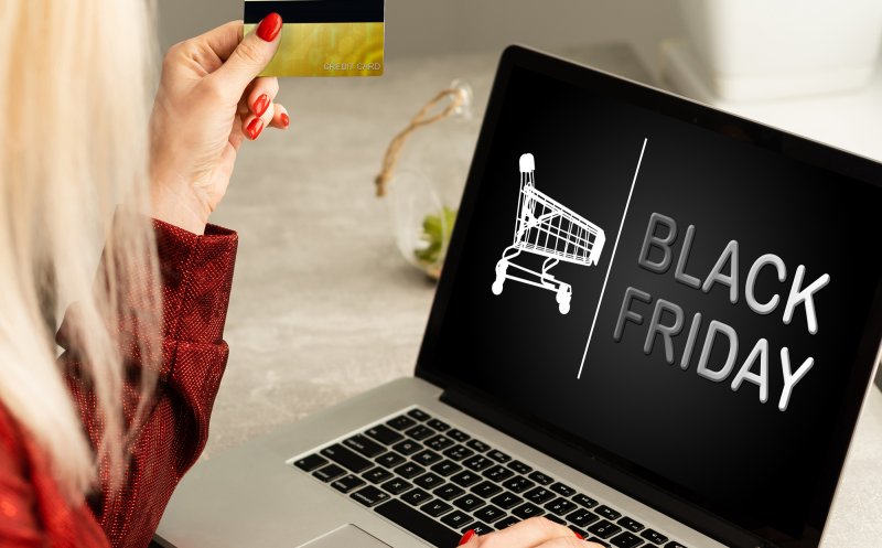 Românii au „spart” 400 mil. lei în primele ore de Black Friday. Câte comenzi au fost în minutul de aur