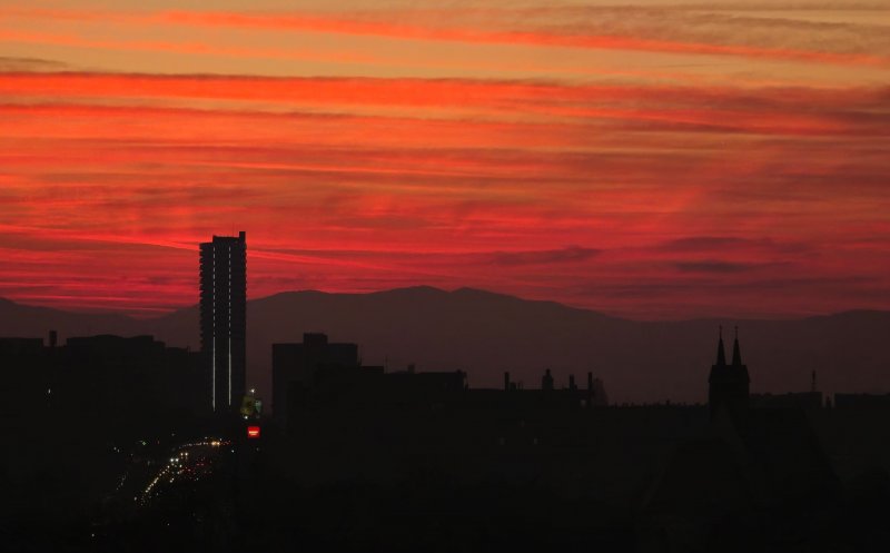 Apus de "foc" la Cluj-Napoca! Imagini care îți taie respirația