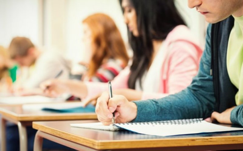 Elevii, studenții și doctoranzii români din străinătate vor beneficia de asigurare medicală