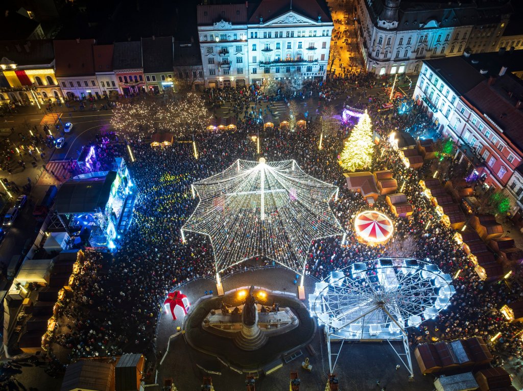 Când se deschid târgurile de Crăciun din Cluj-Napoca: roată panoramică, carusel și o sanie VR, Căsuța lui Moș Crăciun, patinoar