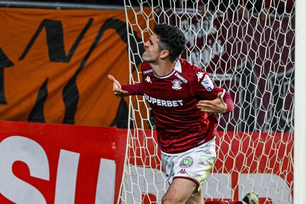 Un internațional povestește cum a ajuns la CFR Cluj: "M-a sunat Dan Petrescu. Nu sunt convins că știa pe ce post joc"