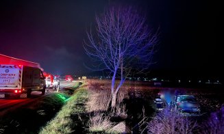 ACCIDENT în județul Cluj: Și-a făcut mașina praf / De pe arătură, la spital