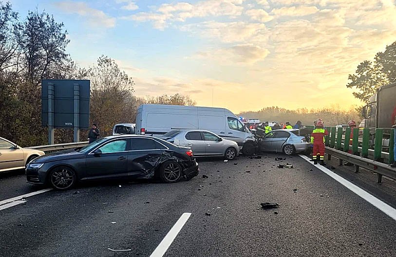 Ce au făcut unii şoferi implicați în carambolul cu 12 autoturisme, de pe Autostrada Transilvania încercând să scape