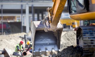 Excavator furat în Franța, găsit la Cluj