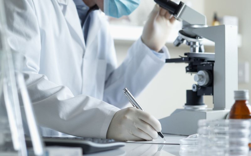 O bacterie periculoasă ar putea fi folosită în lupta împotriva cancerului