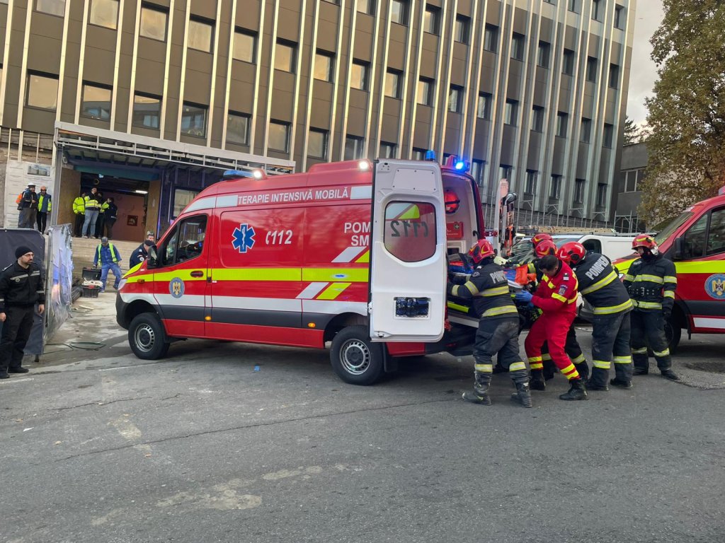 Accident grav pe un șantier din Cluj: Tânăr căzut în puțul unui lift, în stare critică