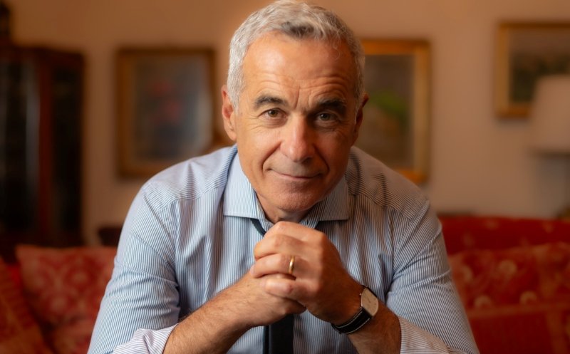 Cine este Călin Georgescu, marea surpriză a primului tur al alegerilor prezidenţiale 2024