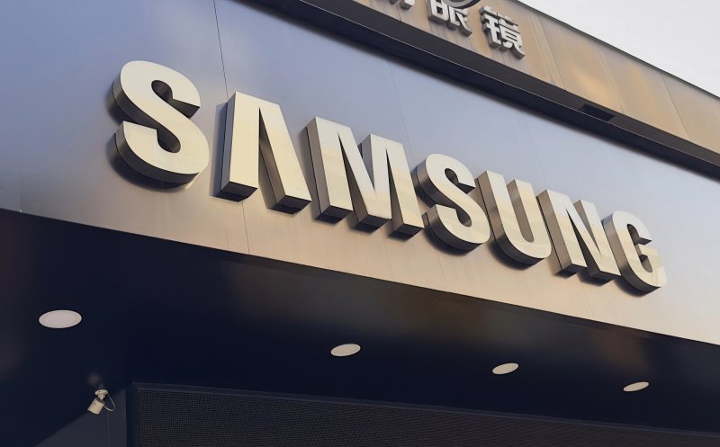 Șeful Samsung Electronics, acuzat de fraudă și manipulare a pieței. Procurorii cer o pedeapsă de 5 ani