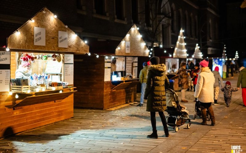 Ce găsești la Celălalt Târg din Cluj-Napoca și cât costă mâncarea și băutura: langos, clătite, vin fiert și cafea la 10 lei