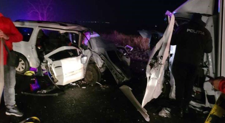 Carnagiu pe șosea: Trei persoane decedate și cinci răniți, printre care și copii