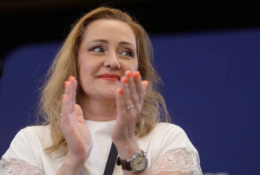 Elena Lasconi rămâne cu alegerea Ilie Bolojan premier, dacă va câştiga alegerile: „Nu mă răzgândesc”