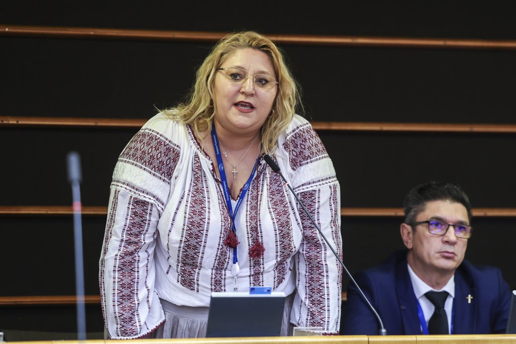 Diana Şoşoacă: Ziua Naţională a fost fraudată / Chem toate forţele suveraniste să intrăm la guvernare, chiar şi cu un guvern minoritar