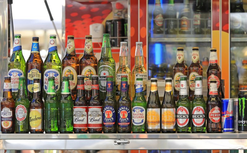 Un gigant de pe piața producătorilor de bere își vinde afacerile din Rusia
