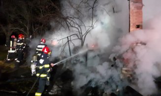 INCENDIU la Râşca. Și-a distrus o parte din gospodărie cu o țigară