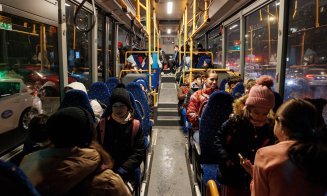 Primăria Cluj-Napoca a oferit cadouri și dulciuri copiilor de la Centrul de zi „Țara minunilor”