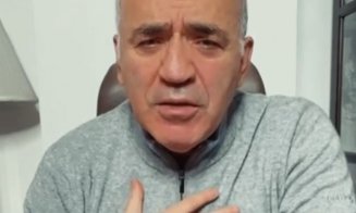 Celebrul șahist Garry Kasparov, mesaj pentru români înainte de alegeri: "Nu aş vrea să suferiţi şi să aveţi aceeaşi soartă ca ţara mea. Vă îndemn să o susţineţi pe Lasconi şi să-l respingeţi pe Georgescu"