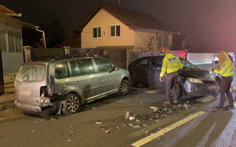 Doi tineri de 20 de ani, răniți într-un accident rutier în Cluj