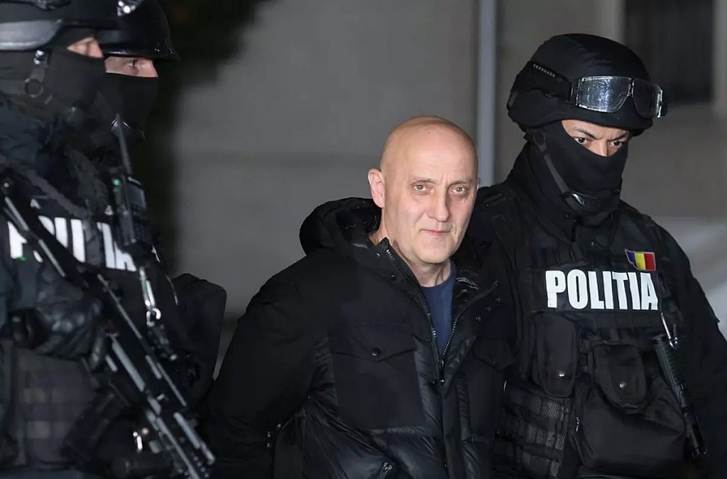 Milioane de euro CASH găsite de anchetatori după perchezițiile din casa lui Horațiu Potra