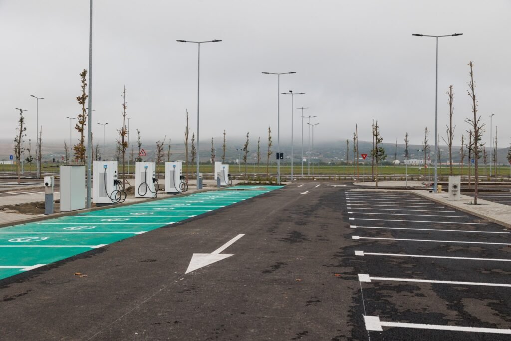 Park and ride Cluj-Napoca: 8 peroane pentru autocare și 24 de locuri GRATIS pentru TAXI, cu automate de comandă la aeroport