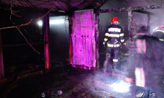 INCENDIU în judeţul Cluj: Le-a luat foc maşina în garaj. S-a făcut scrum