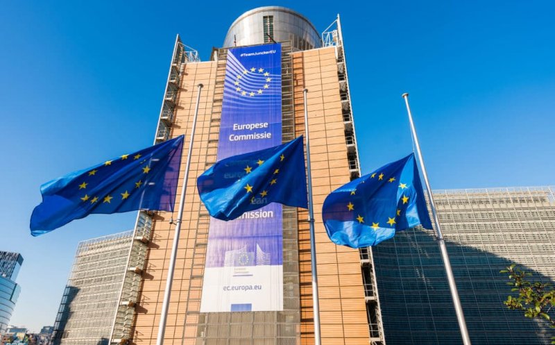 Comisia Europeană salută decizia Consiliului privind aderarea deplină a României şi Bulgariei la Schengen