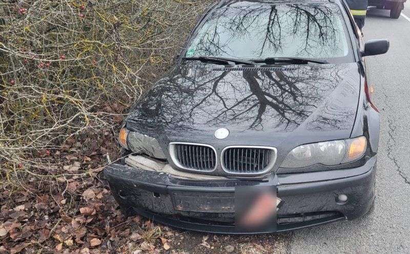 Accident rutier pe un drum din Cluj: Tânără de 20 de ani, transportată la spital cu SMURD-ul