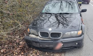 Accident rutier pe un drum din Cluj: Tânără de 20 de ani, transportată la spital cu SMURD-ul