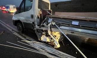 ACCIDENT GRAV la Răscruci: Victimă cu multiple traumatisme extrasă dintre fiarele maşinii