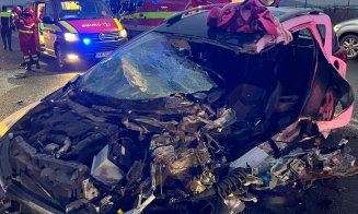 ACCIDENT GRAV la Răscruci: Victimă cu multiple traumatisme extrasă dintre fiarele maşinii