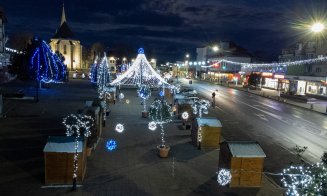 Huedinul s-a îmbrăcat în straie de sărbătoare. Când are loc întâlnirea cu Moș Crăciun