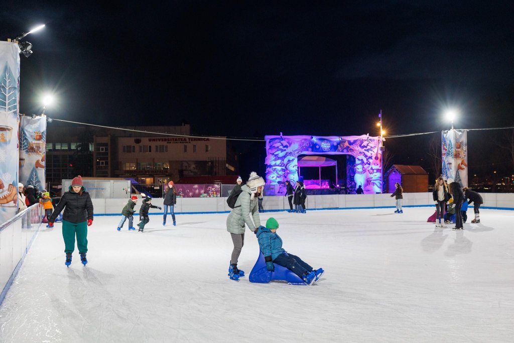 Cât costă patinoarul de la Târgul de Iarnă de la Sala Sporturilor. VEZI programul