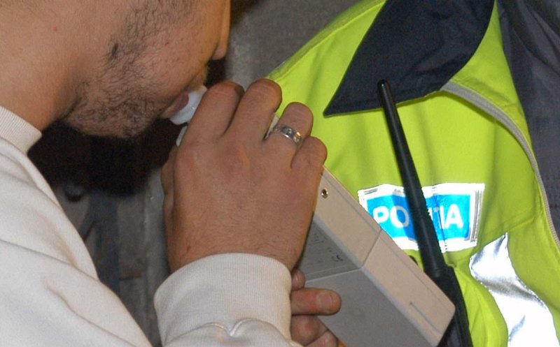 Beat criță la volan, un tânăr din Cluj a fost oprit de polițiști. Ce alcoolemie avea