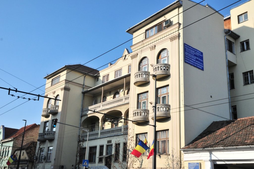Mucegai, gândaci, mizerie. Spitalul de Copii ''se scuză'' că e o clădire veche în renovare. Președintele CJ Cluj amenință cu demiterea managerului