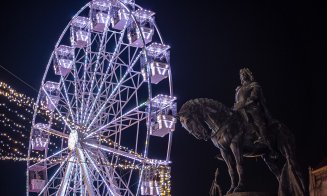 Ambasadorul SUA s-a dat cu roata în centrul Clujului, la Târgul de Crăciun din Piața Unirii