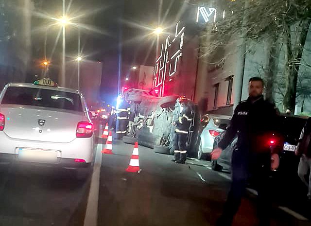 Cum s-a produs ACCIDENTUL cu 5 mașini de pe Constantin Brâncuși. Şoferiţa era BEATĂ criță / Cât era alcoolemia