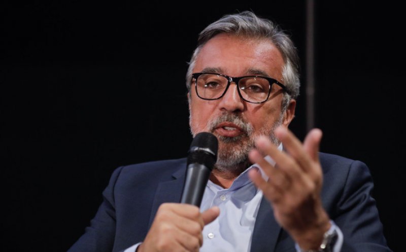 Lucian Romaşcanu: "Există consultările de mâine de la preşedinte şi, după consultări, se va face nominalizarea de prim-ministru. Marcel Ciolacu merită să fie prim-ministru"