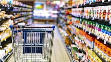 Furt într-un magazin chinezesc din Cluj: Hoțul a plecat cu ditamai boxele pe lângă vânzător