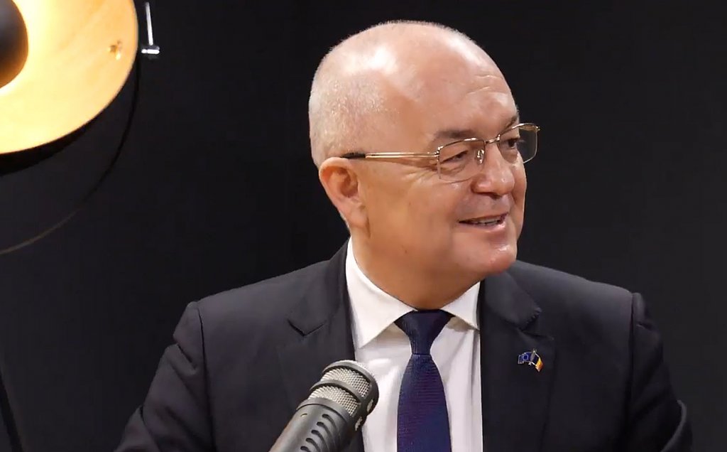 4 sfaturi de la Emil Boc în Ajunul Crăciunului: "De aici începe ora exactă! No, nu-i chiar ușor asta, dar AVEŢI GRIJĂ..."