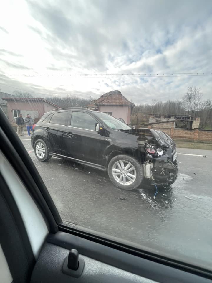 ACCIDENT în judeţul Cluj: Şi-au făcut maşinile praf la Fundătura