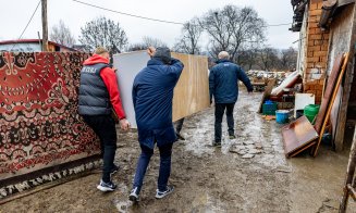 CFR-iştii, în noroi până la glezne, pentru fapte bune / "Frânarii au suflet!"