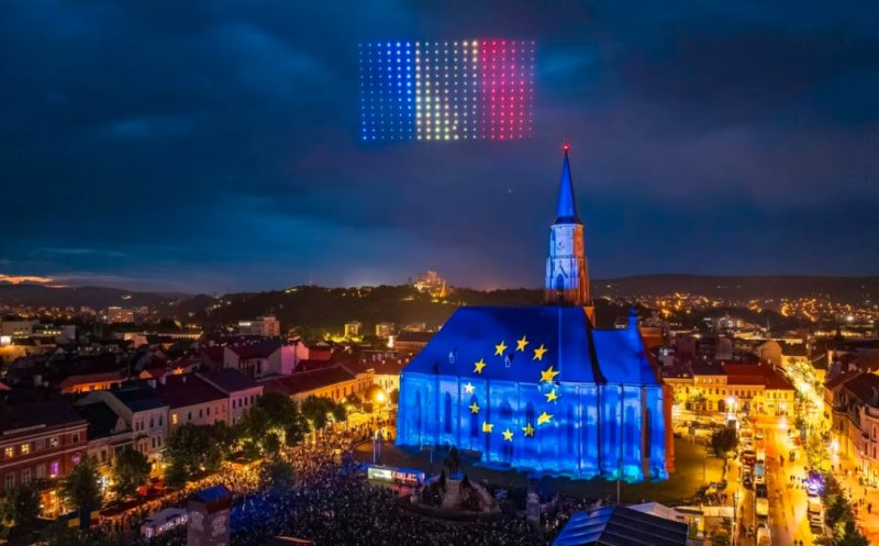 După douăzeci de ani. Cum arăta Piața Unirii în 2004 vs cum arată în 2024