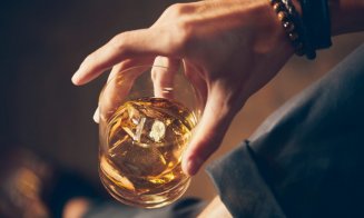 Alcoolemia la care șoferii se pot alege cu dosar penal/ În cât timp iese alcoolul din organism, în funcție de ce și cât ai băut
