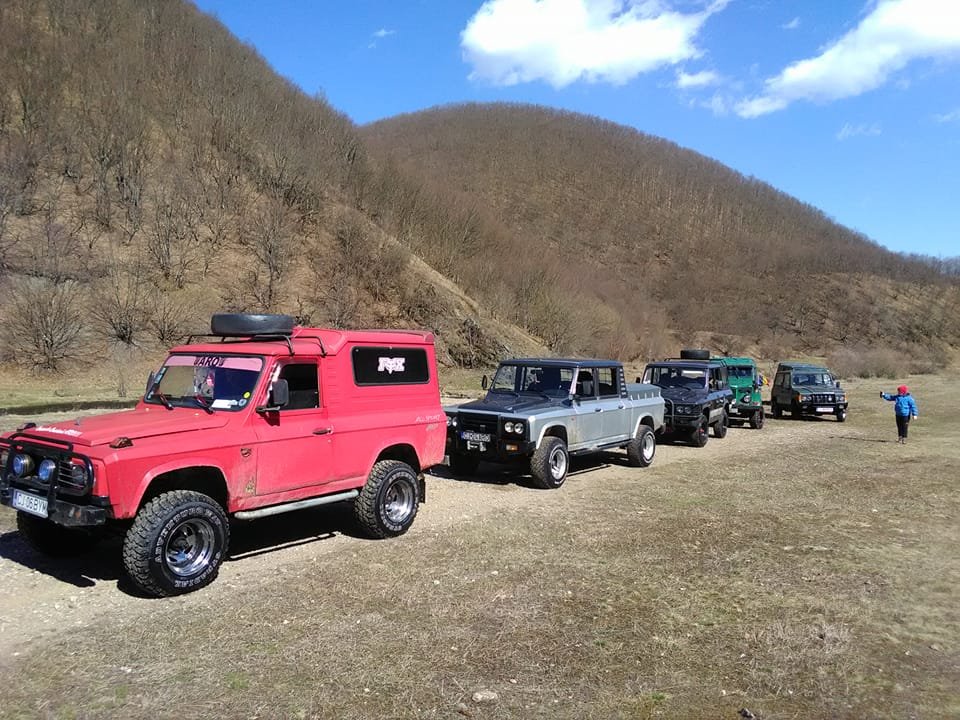 Cluj: Trei maşini Aro, vechi de peste 20 de ani, în expediţie la Capul Nord, Norvegia. Ce traseu are echipajul