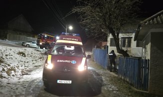 Incendiu violent într-o localitate din Cluj: Bărbat cu arsuri grave, transportat la spital