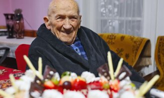 Un veteran de război din Turda, sărbătorit la împlinirea vârstei de 103 ani: "Ne reamintește valoarea devotamentului față de țară"