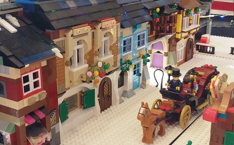Una dintre cele mai populare expoziții LEGO revine la Cluj