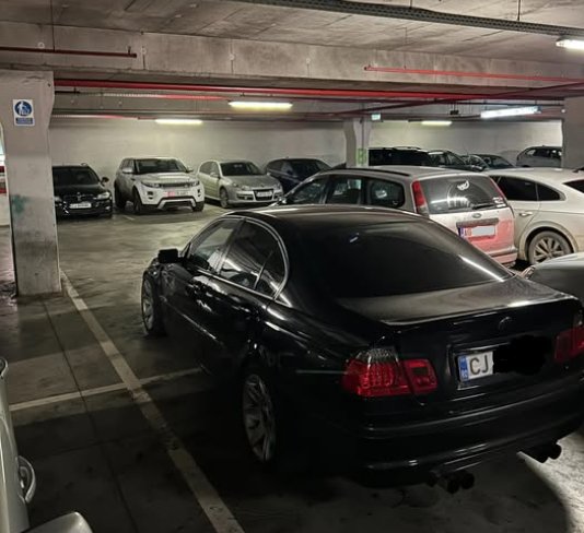 RUPE-ŢI PERMISUL! Categoria - parcat în Cluj. "Păcat că nu s-a pus la mijlocul crucii, că atunci ocupa 4 locuri"