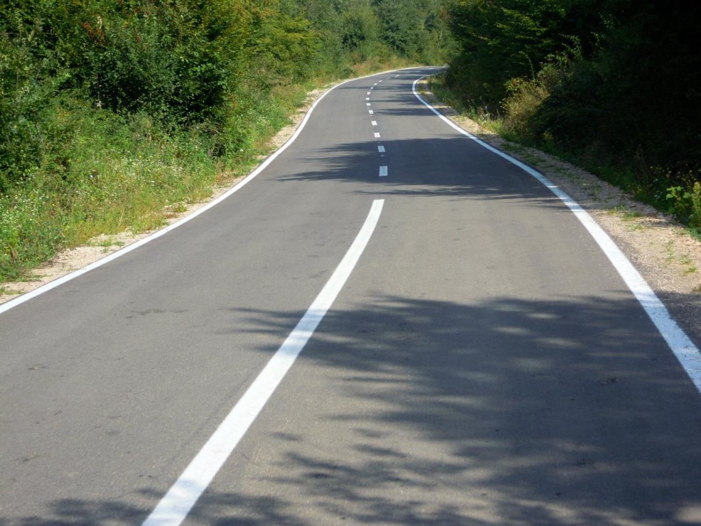 1.500 km de şosele şi căi ferate urmează să fie construite în anii următori. VEZI LISTA